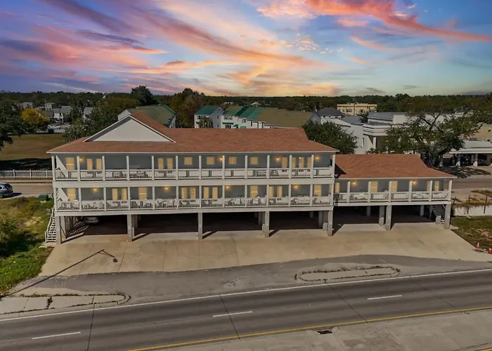 Quiet Harbor Condo-Private Balcony-Relaxing Stay