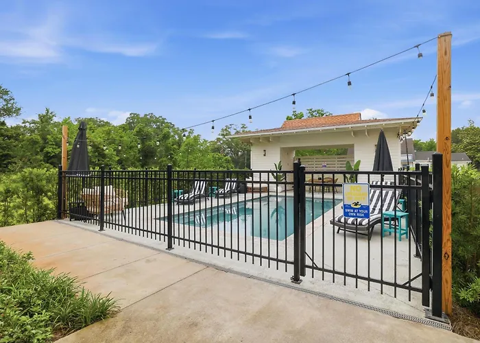 Coastal Comfort - Pool - 1 Block From Beach